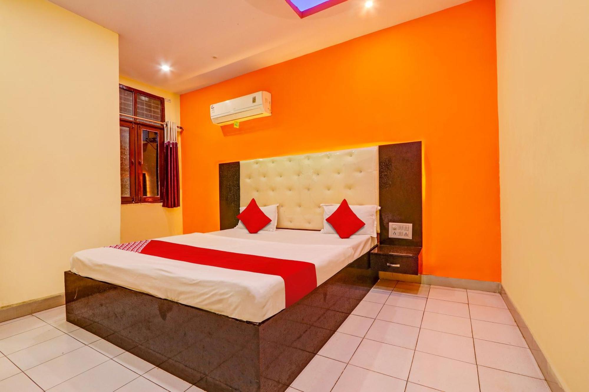 Oyo Flagship Hotel Samruddhi Lodge Nirmal  Kültér fotó