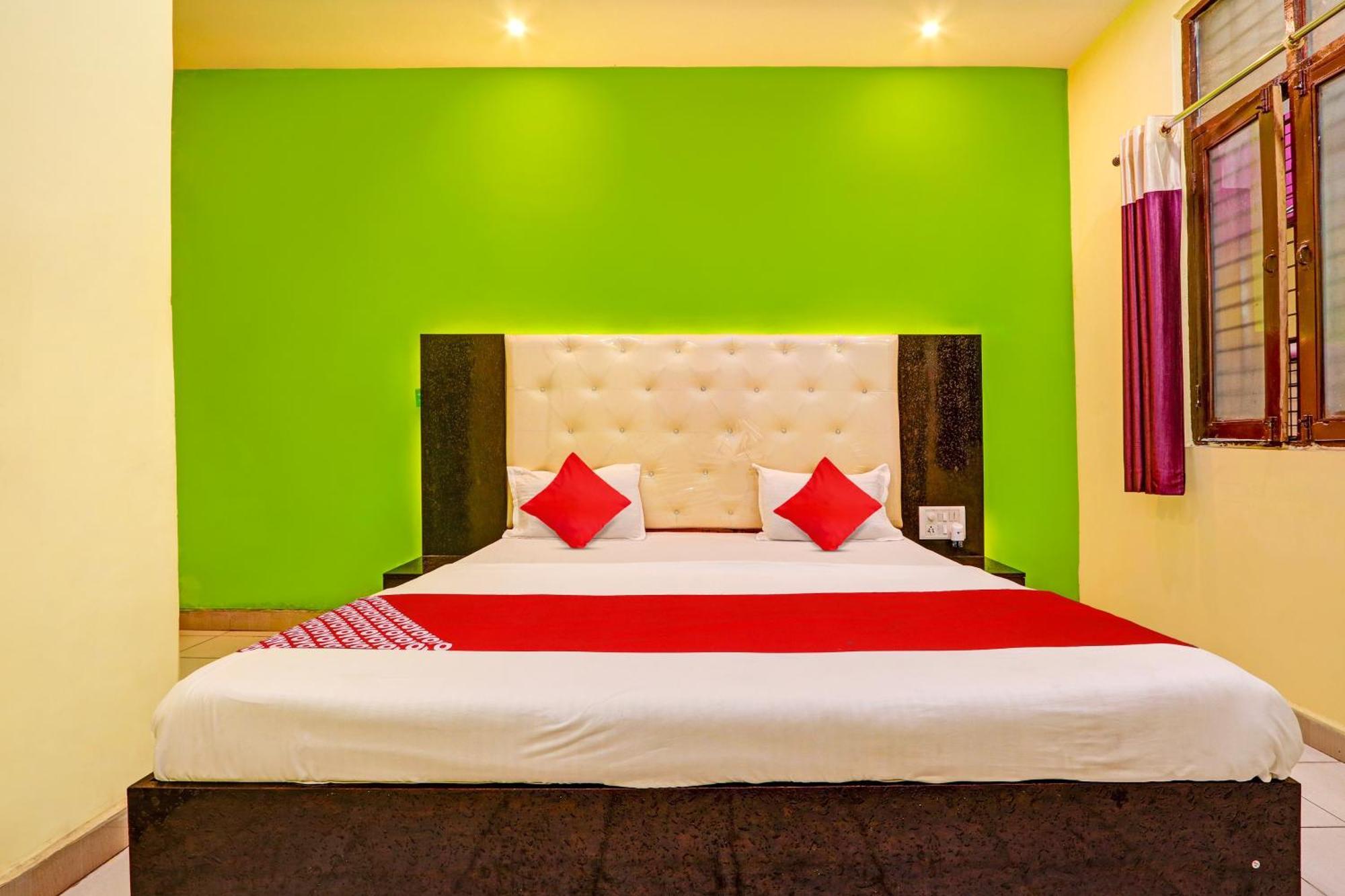 Oyo Flagship Hotel Samruddhi Lodge Nirmal  Kültér fotó