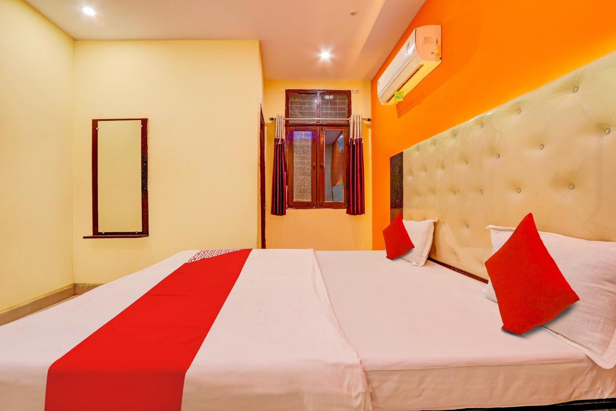 Oyo Flagship Hotel Samruddhi Lodge Nirmal  Kültér fotó