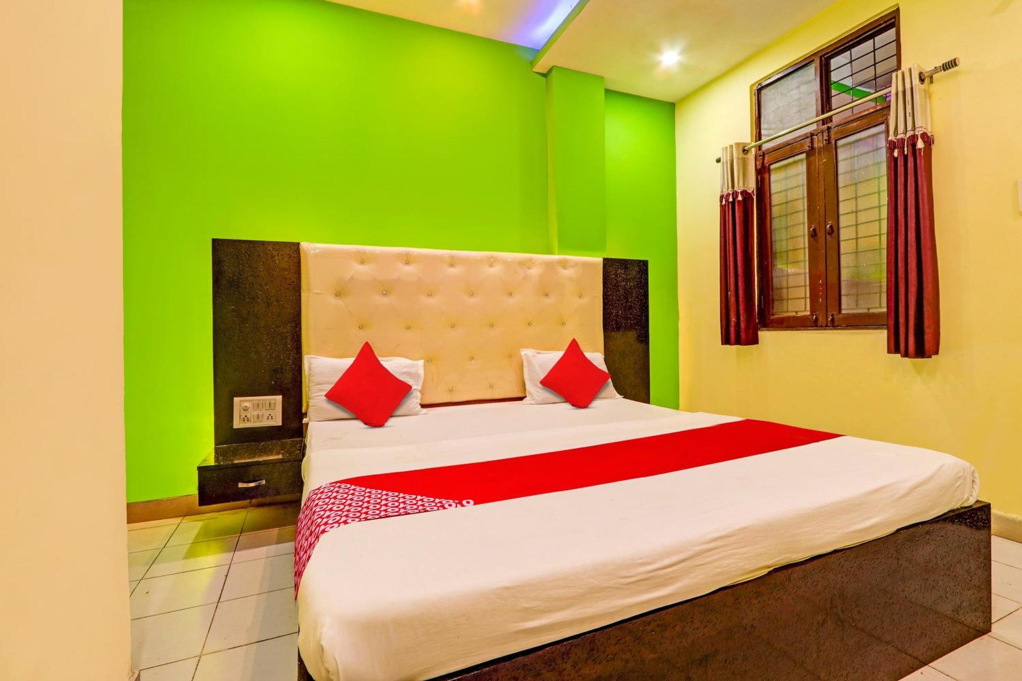 Oyo Flagship Hotel Samruddhi Lodge Nirmal  Kültér fotó