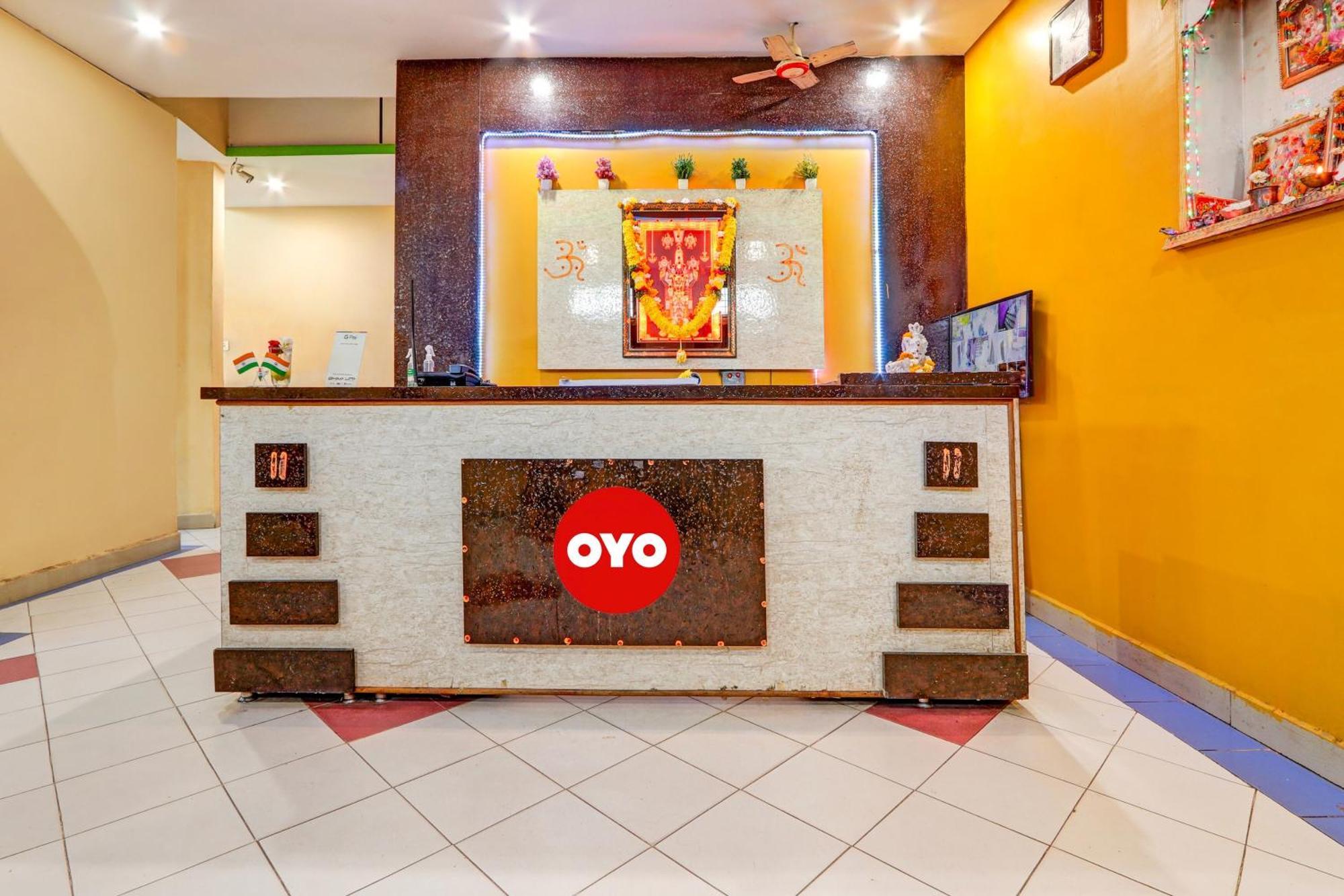 Oyo Flagship Hotel Samruddhi Lodge Nirmal  Kültér fotó