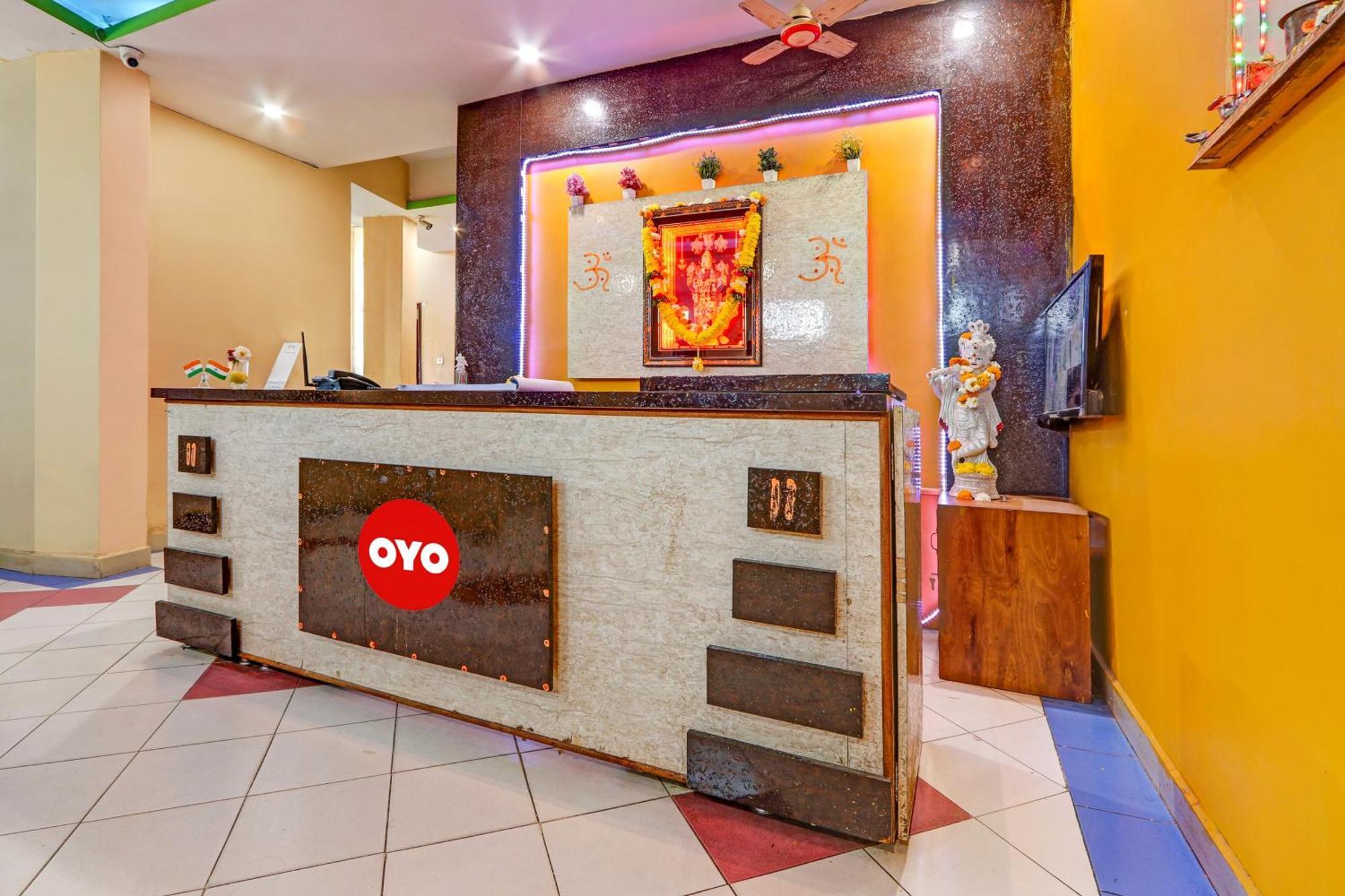 Oyo Flagship Hotel Samruddhi Lodge Nirmal  Kültér fotó