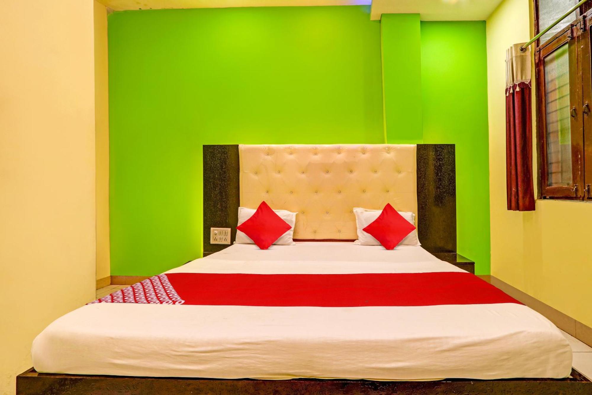Oyo Flagship Hotel Samruddhi Lodge Nirmal  Kültér fotó
