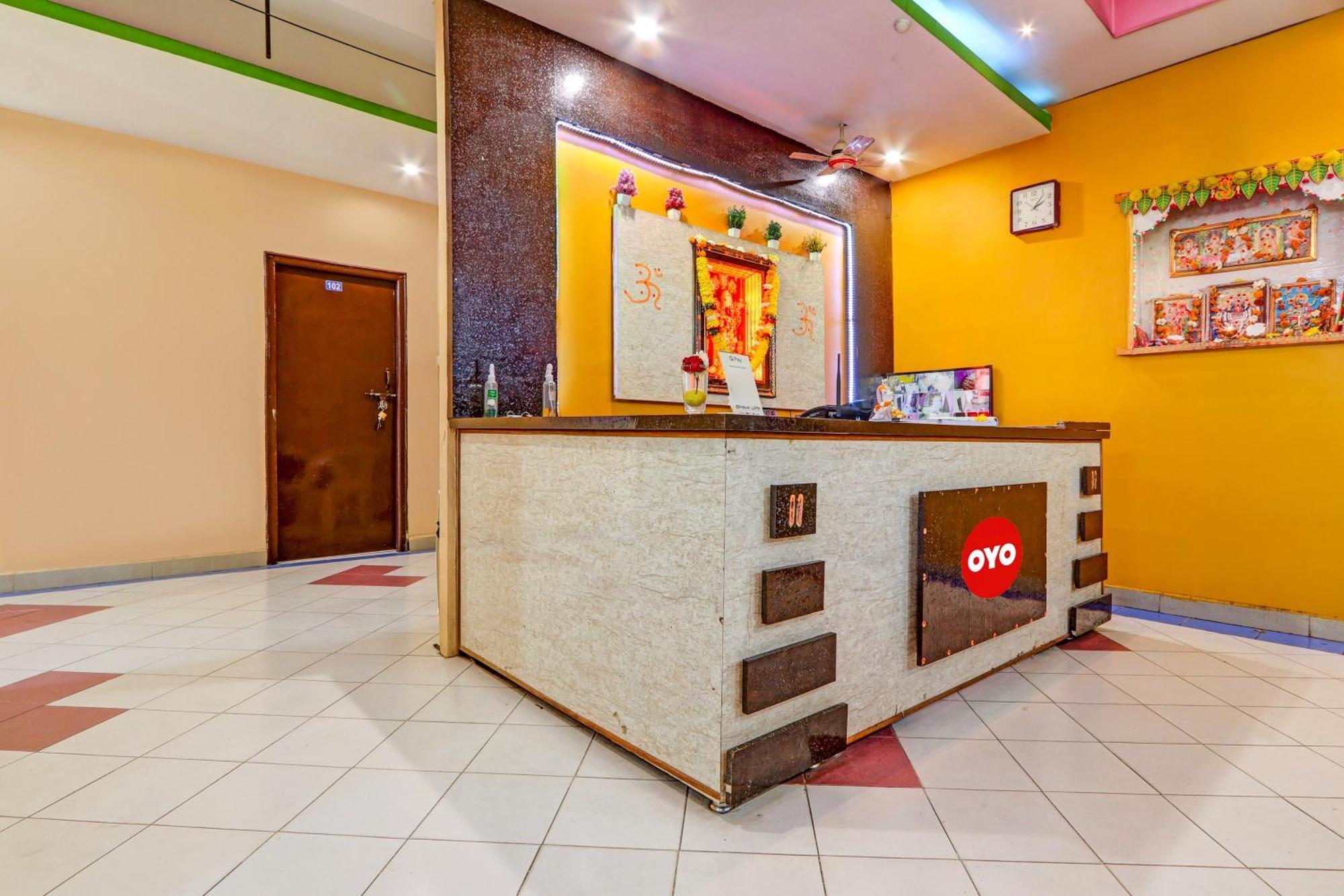 Oyo Flagship Hotel Samruddhi Lodge Nirmal  Kültér fotó